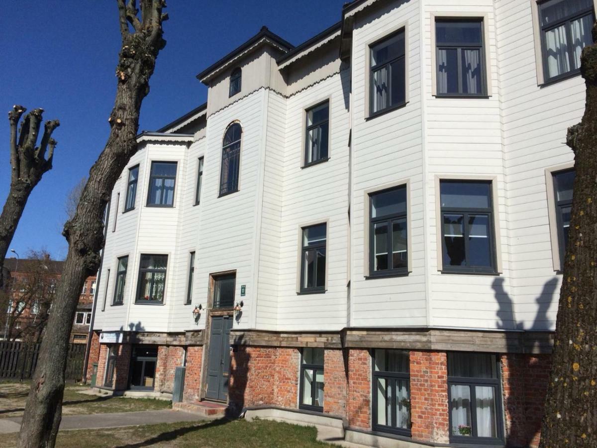 Simple & Elegant Apartment Liepāja Buitenkant foto